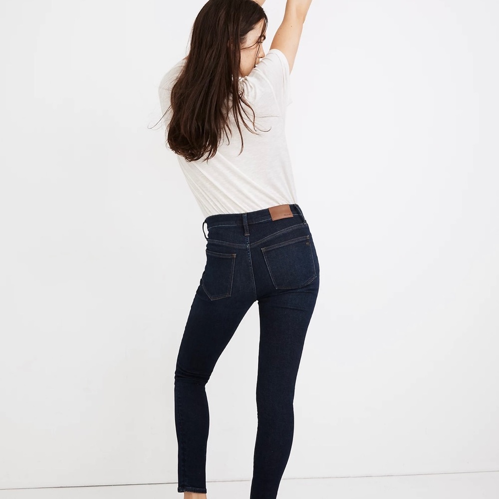 EUC Madewell 9” mid-rise skinny jeans - size size 25 (2) - Picture 3 of 9